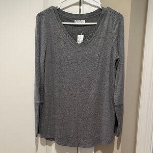 Maurice’s Gray V-Neck Long Sleeve sweater